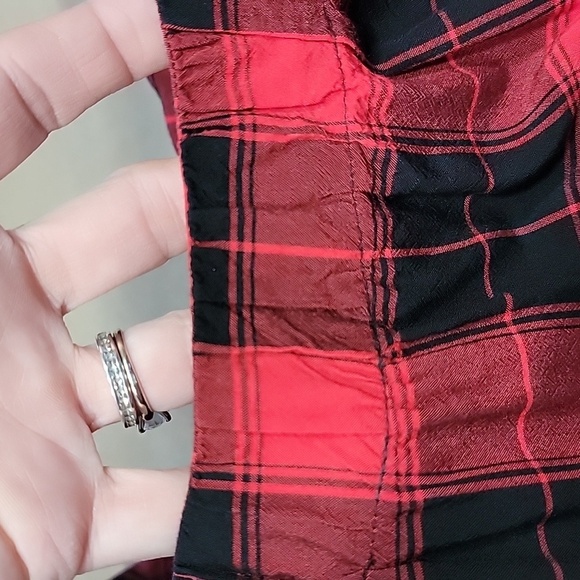 Loft Size L Red & Black Plaid Popover Top, Long Sleeve, Gently Used Condition - Picture 12 of 13